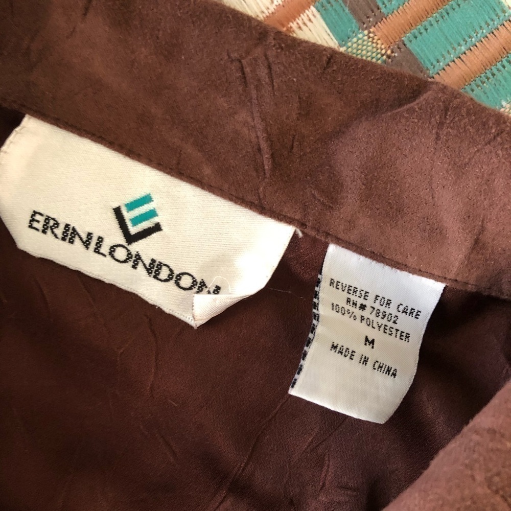 Button Down Erin London Size Medium - Picture 5 of 12